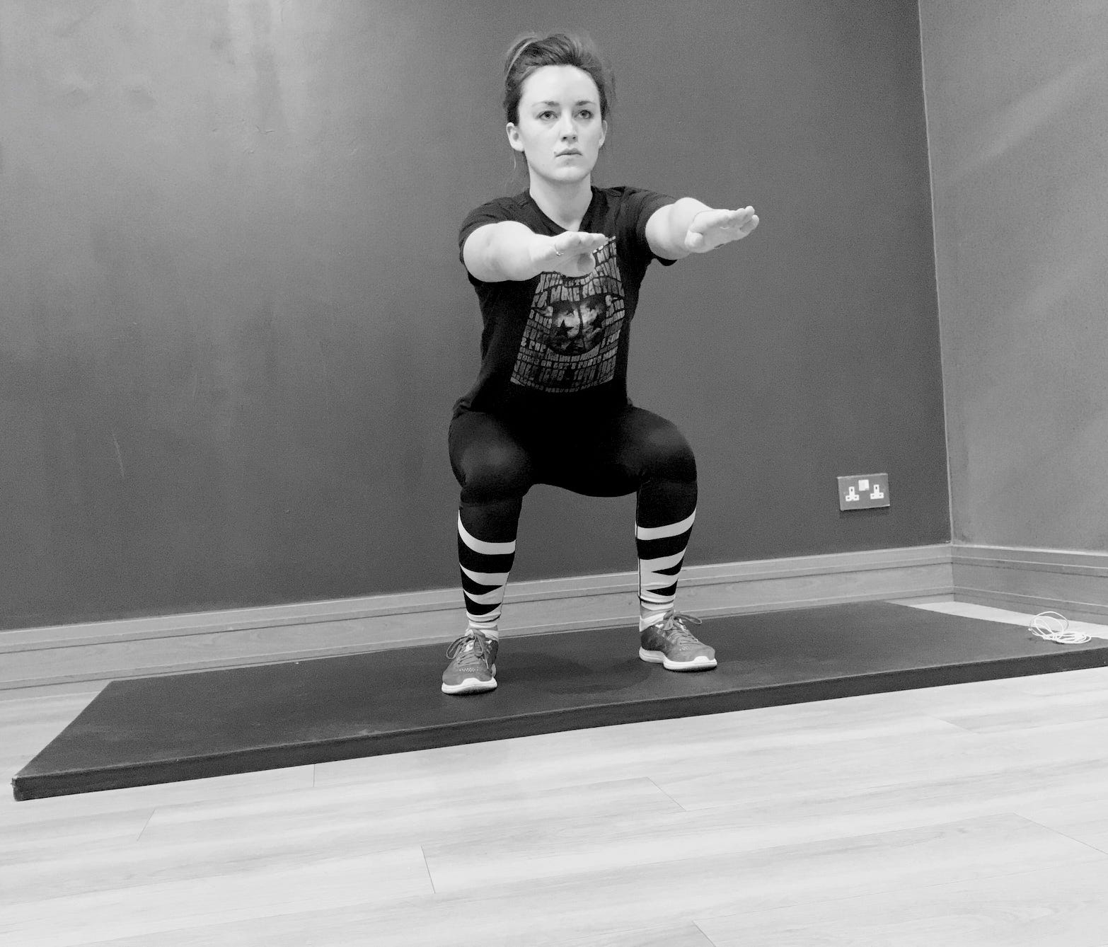 1-Squat with knee lift II