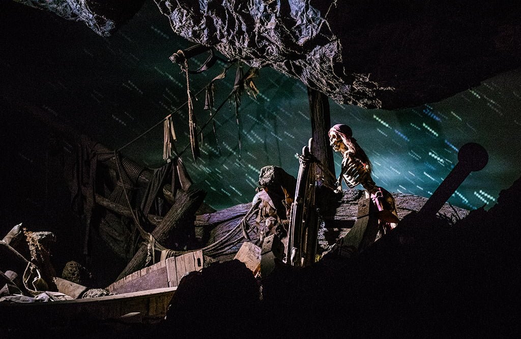 helmsman-disneyland-pirates-caribbean